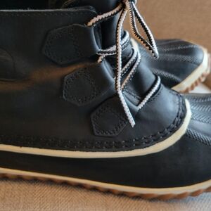 Sorel ankle leather boots